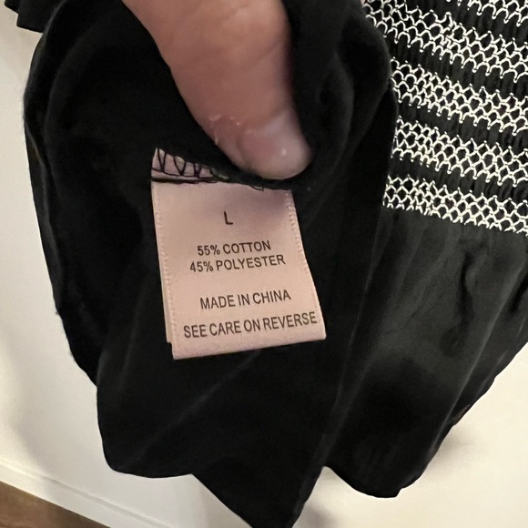 Dizzy Lizzy Smocked Top Size L - Picture 4 of 6